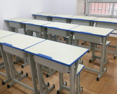 U8国际课桌椅
