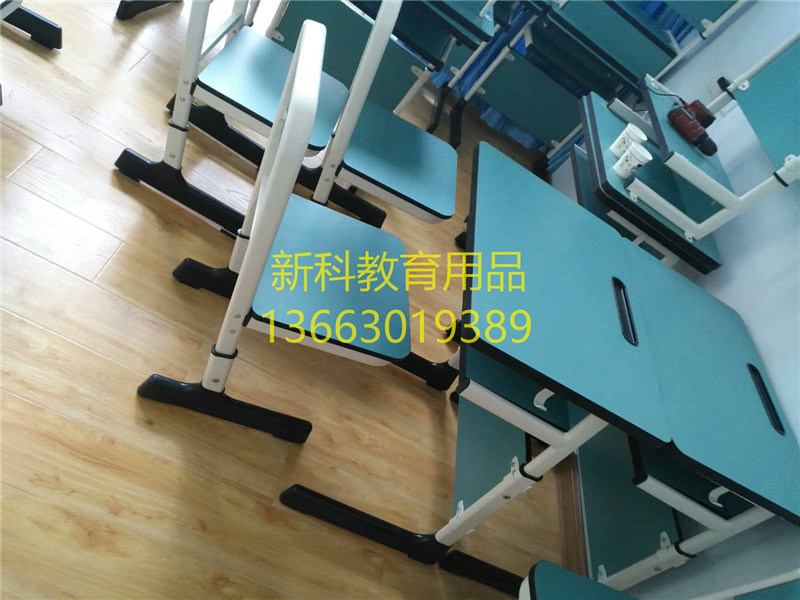 单人U8国际课桌椅
