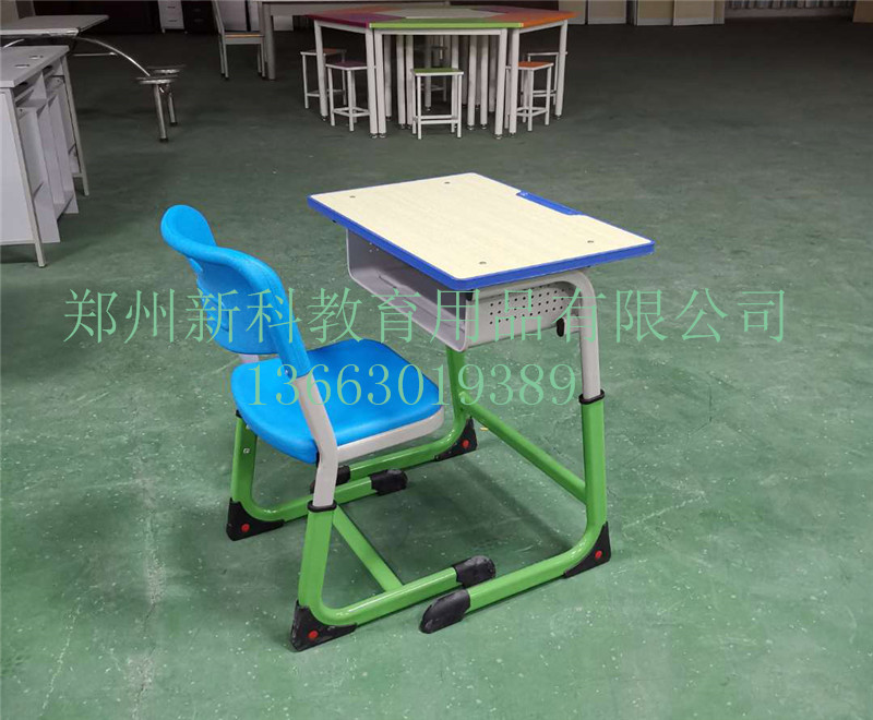 单人U8国际课桌椅
