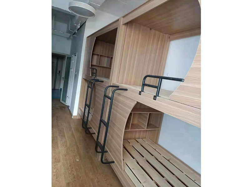 U8国际
双层床