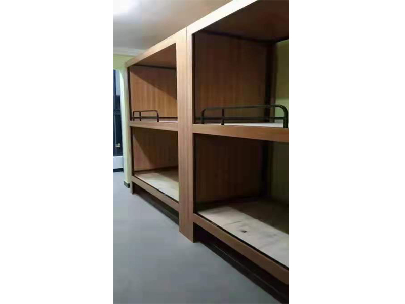 U8国际
双层床